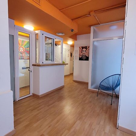 Arc House Gracia Hostel Βαρκελώνη Εξωτερικό φωτογραφία