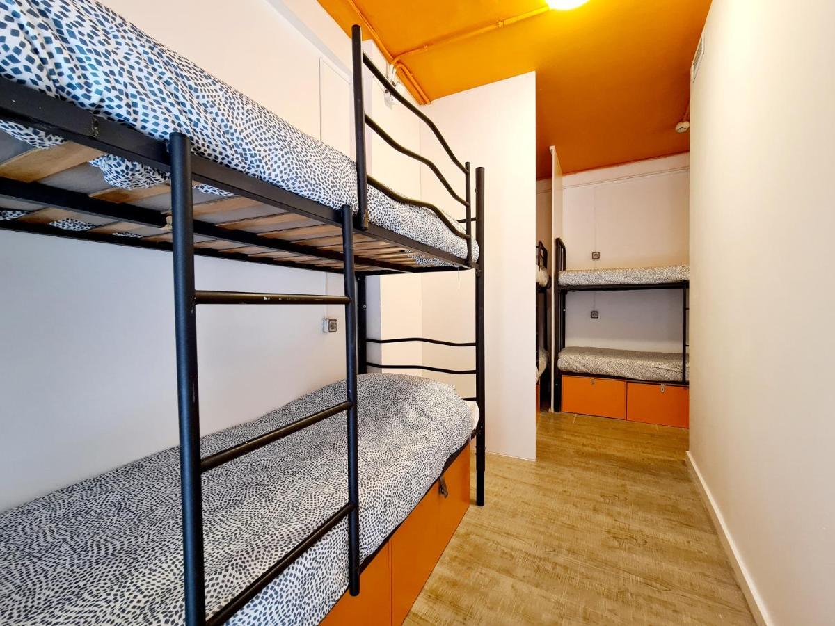 Arc House Gracia Hostel Βαρκελώνη Εξωτερικό φωτογραφία