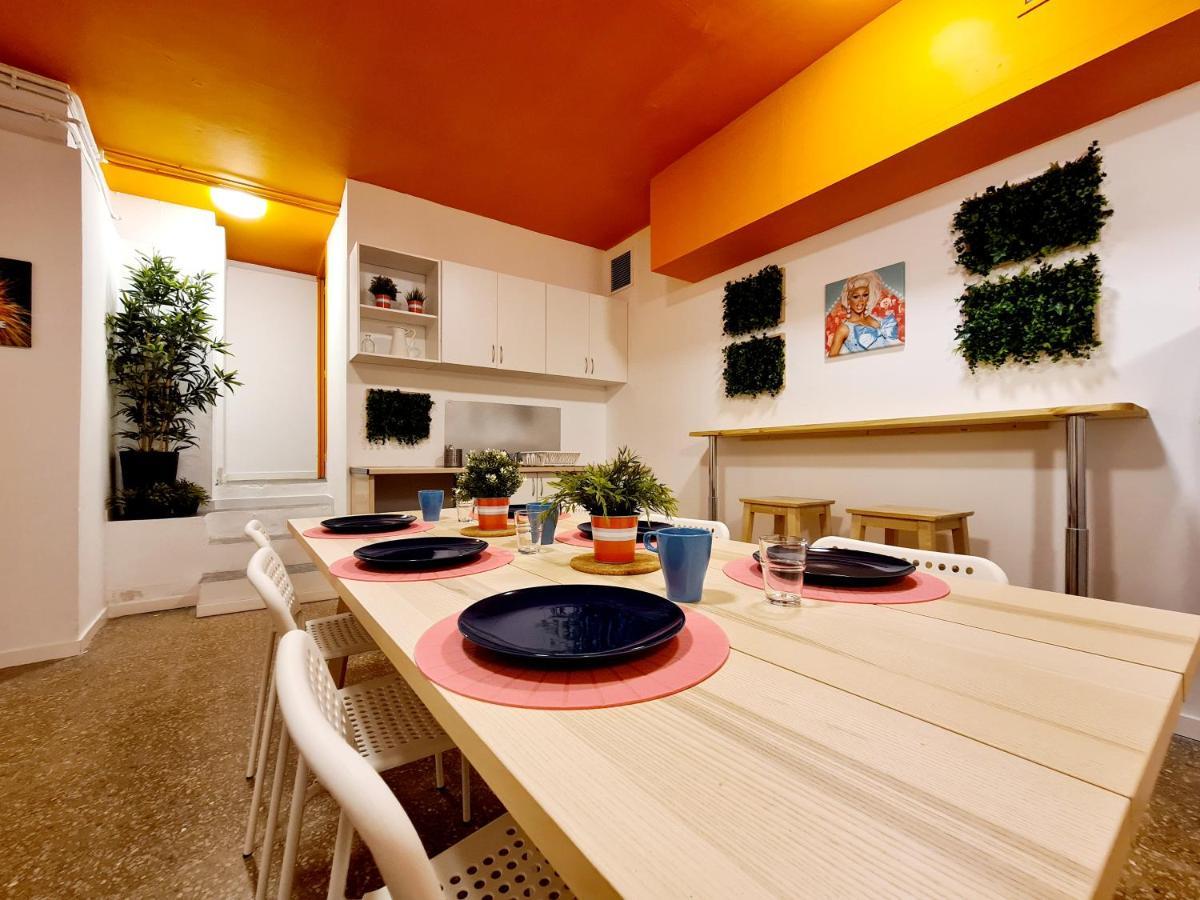 Arc House Gracia Hostel Βαρκελώνη Εξωτερικό φωτογραφία