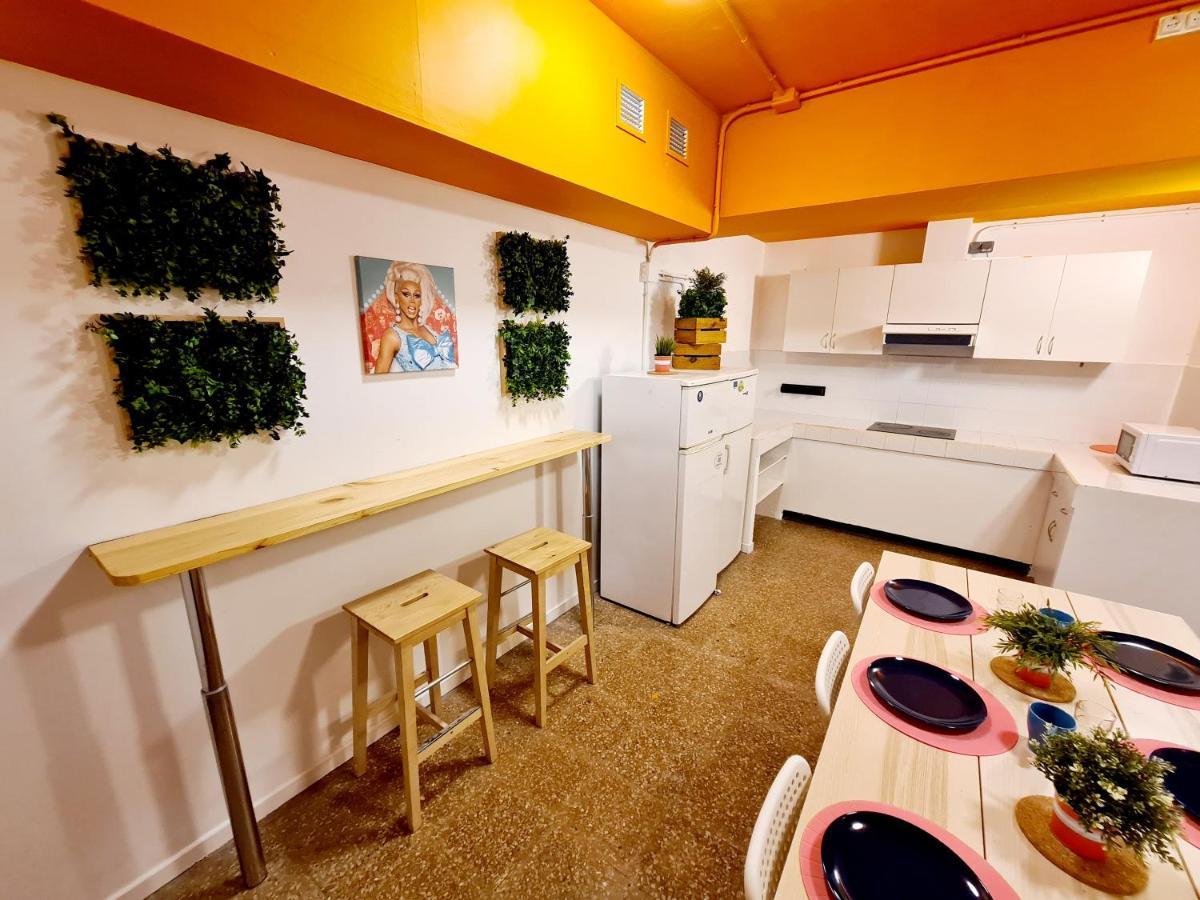 Arc House Gracia Hostel Βαρκελώνη Εξωτερικό φωτογραφία