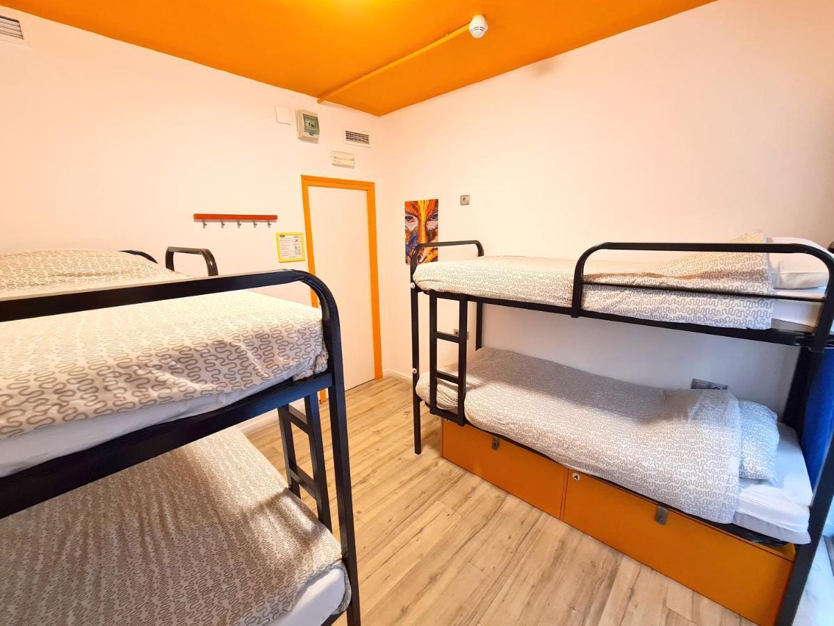 Arc House Gracia Hostel Βαρκελώνη Εξωτερικό φωτογραφία