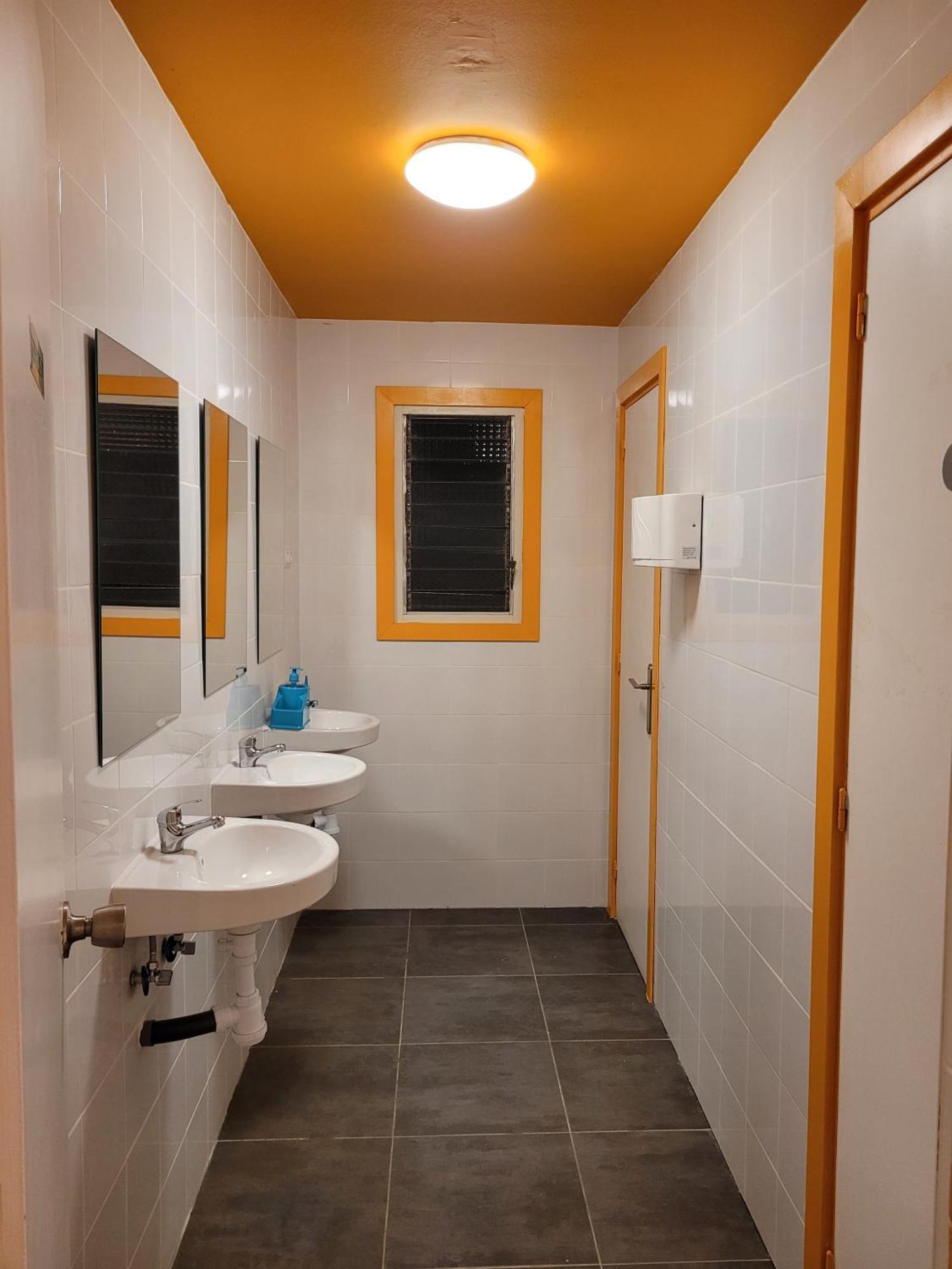 Arc House Gracia Hostel Βαρκελώνη Εξωτερικό φωτογραφία