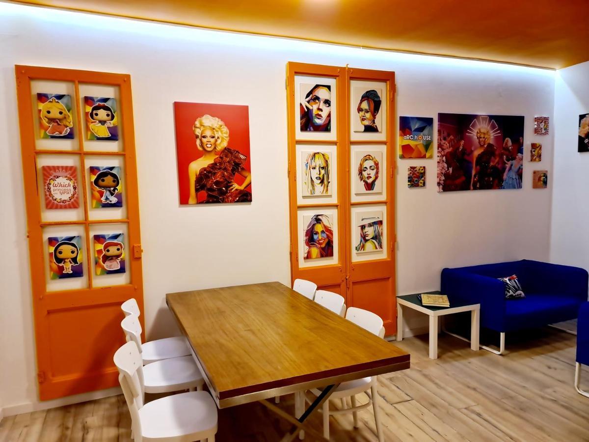 Arc House Gracia Hostel Βαρκελώνη Εξωτερικό φωτογραφία